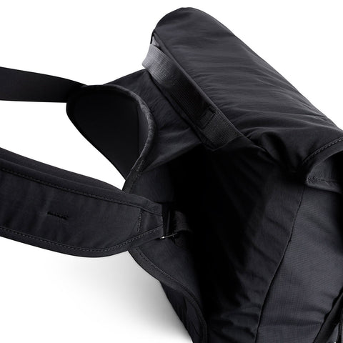 Venture Messenger Bag 14"